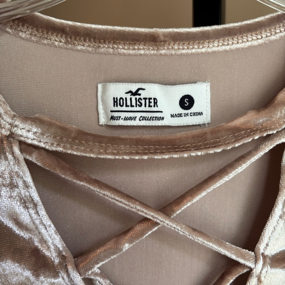 Hollister Tan Gold  Velour Velvet Feel Long Sleeve Crop Blouse - Picture 3 of 7